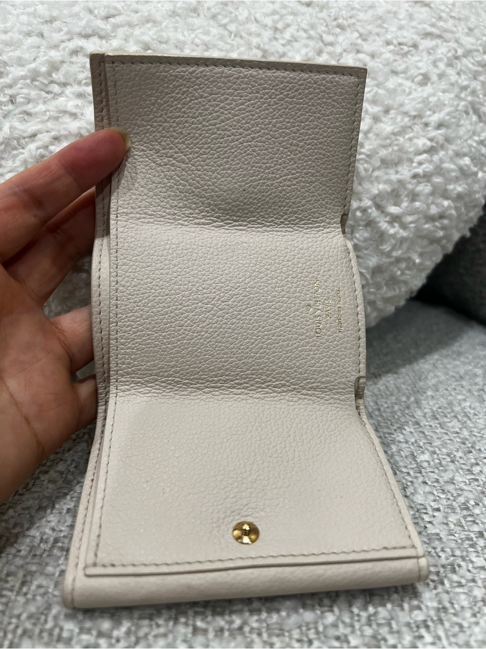 Louis Vuitton Cream compact trifold Leather Wallet with Gold LV - Picture 3 of 10